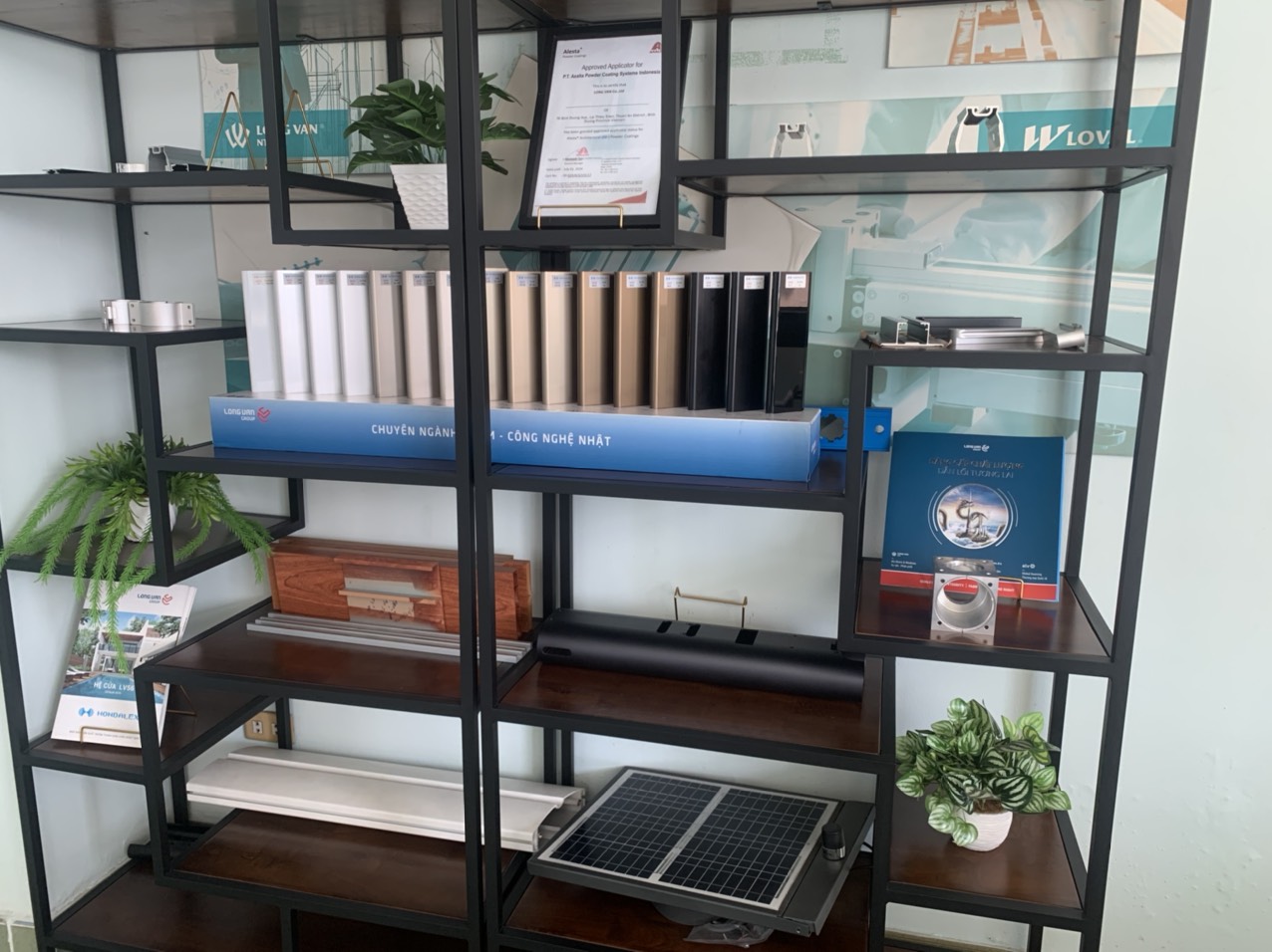 2. Display shelf